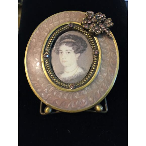 TWO'S COMPANY Ornate Oval Amethyst Rhinestone Easel  PICTURE FRAME - Picture 3 of 5